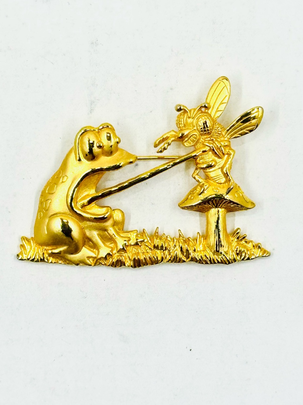 JJ Jonette Vintage Gold-Tone Frog, Bee & Mushroom Whimsical Brooch
